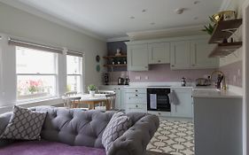 Vesta Central Bath Apartment